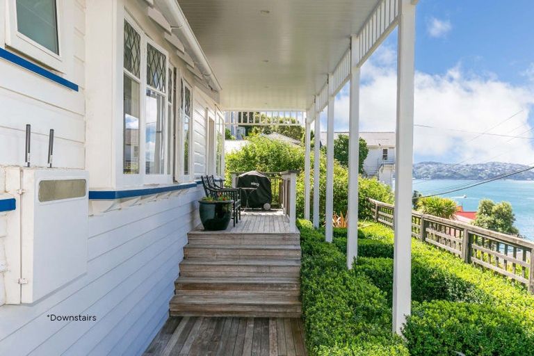 Photo of property in 10 Oriental Terrace, Mount Victoria, Wellington, 6011