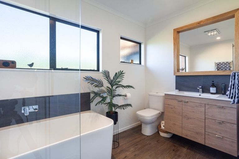 Photo of property in 54 Pacific View Road, Papamoa Beach, Papamoa, 3118