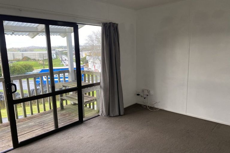 Photo of property in 3 Blanc Road, Silverdale, 0932