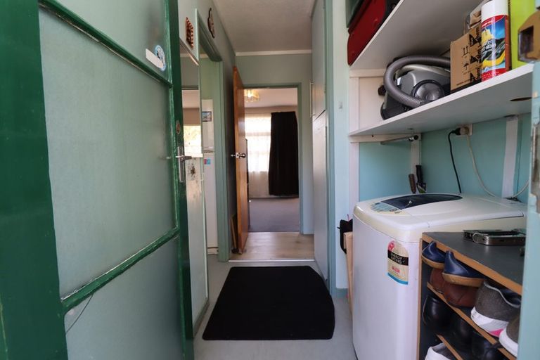 Photo of property in 2/81 Seabrook Avenue, New Lynn, Auckland, 0600