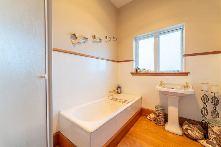 Photo of property in 1 Evans Street, Maori Hill, Timaru, 7910