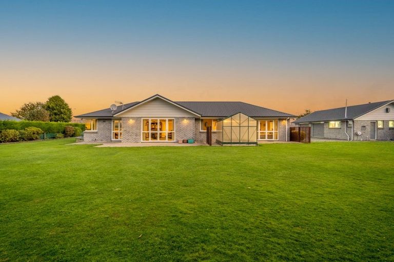 Photo of property in 8 Mcauley Place, Waikiwi, Invercargill, 9810
