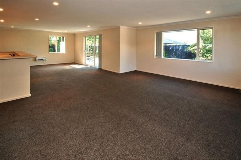 Photo of property in 44 Puhara Avenue, Parklands, Christchurch, 8083