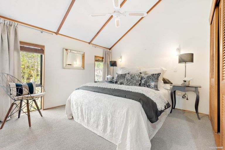 Photo of property in 2/16 Waratah Street, Birkenhead, Auckland, 0626