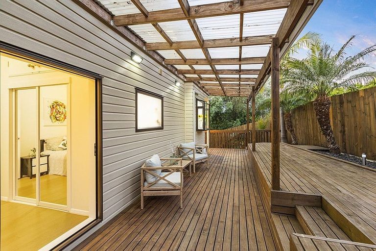 Photo of property in 31 Lastel Place, Shelly Park, Auckland, 2014