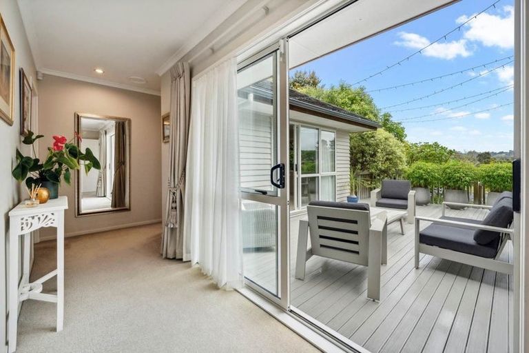Photo of property in 1 Mural Place, Greenhithe, Auckland, 0632