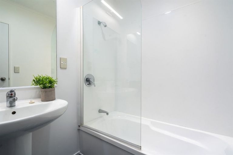 Photo of property in 620/12 Northcross Drive, Oteha, Auckland, 0632