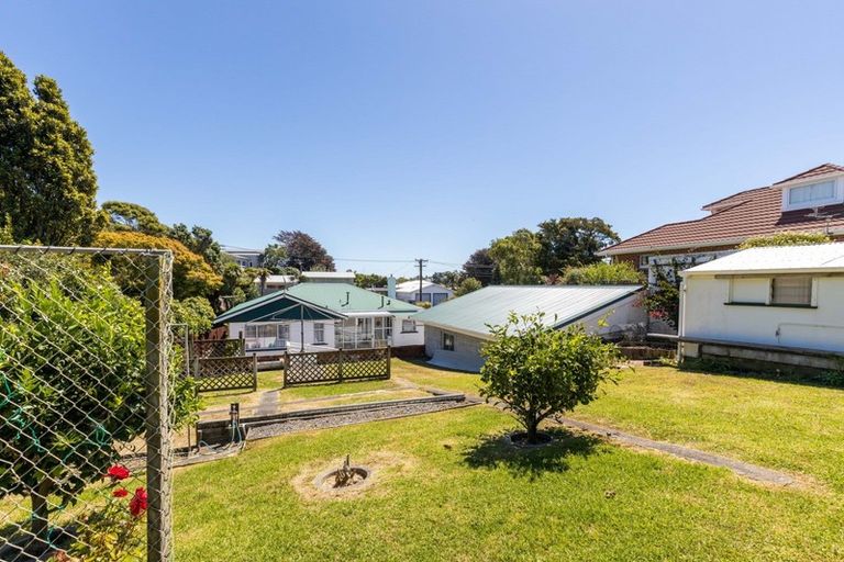 Photo of property in 8 Raniera Street, Glen Avon, New Plymouth, 4312
