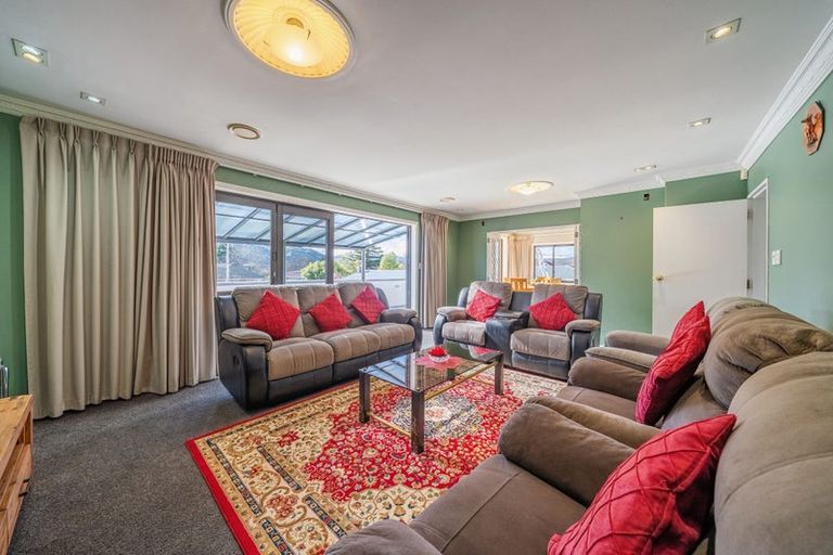 Photo of property in 42a Hudson Avenue, Ebdentown, Upper Hutt, 5018