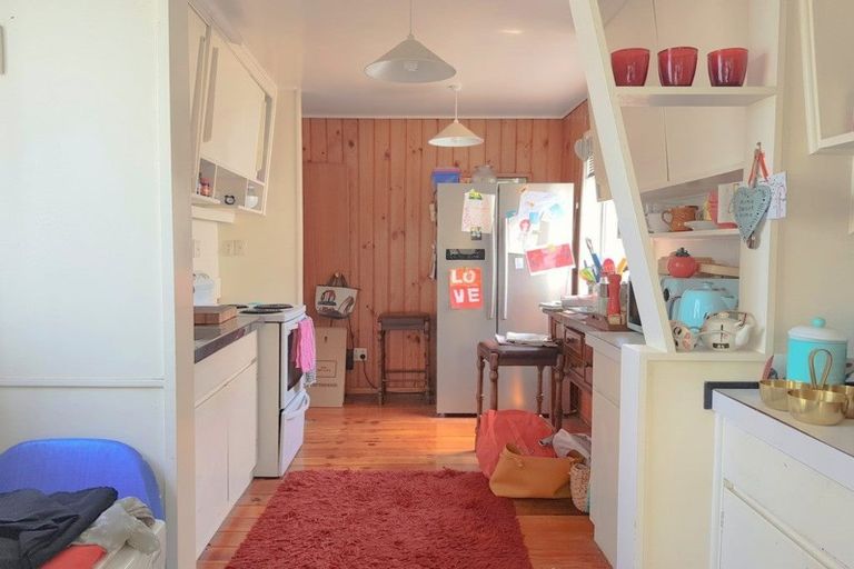 Photo of property in 242a Oriental Parade, Oriental Bay, Wellington, 6011
