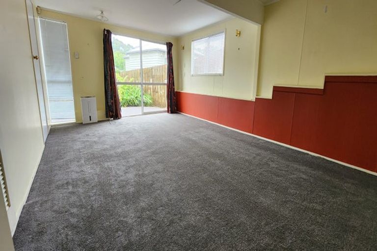 Photo of property in 38 Deverell Place, Northcross, Auckland, 0632