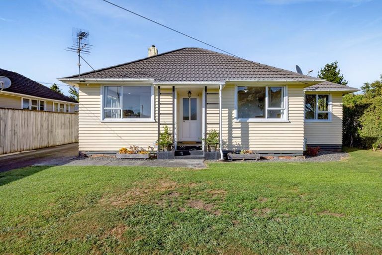 Photo of property in 269 South Road, Hawera, 4610