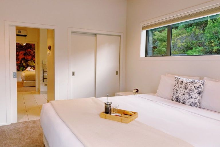 Photo of property in 17 Lookout Drive, Mount Creighton, Queenstown, 9371