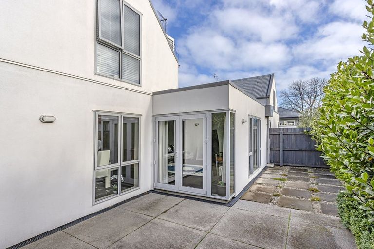 Photo of property in 10a Champion Street, Edgeware, Christchurch, 8013