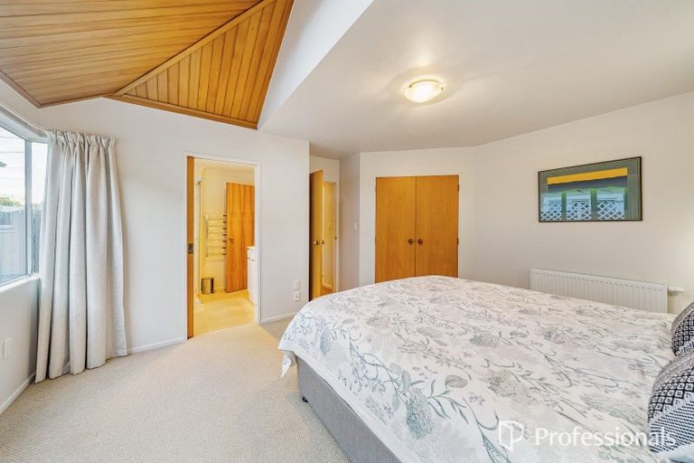 Photo of property in 1/274 Muritai Road, Eastbourne, Lower Hutt, 5013