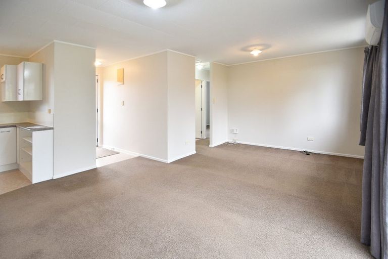 Photo of property in 2/2 Mcdowell Crescent, Hillcrest, Auckland, 0626