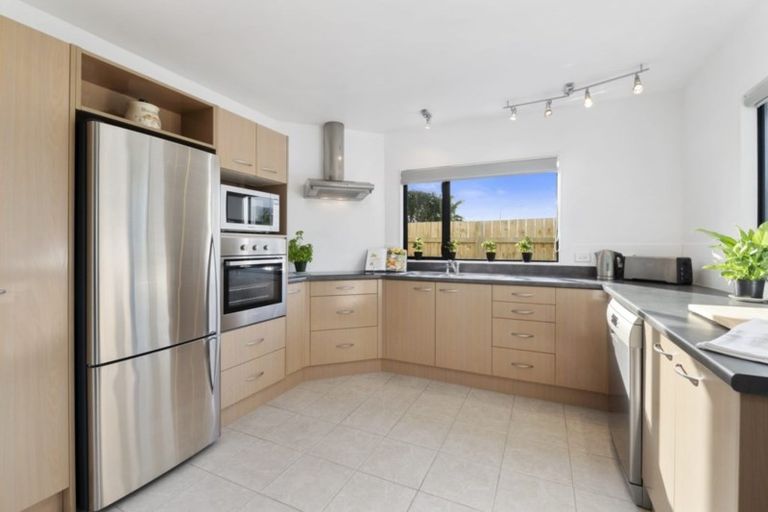 Photo of property in 21 Observation Place, Paraparaumu, 5032