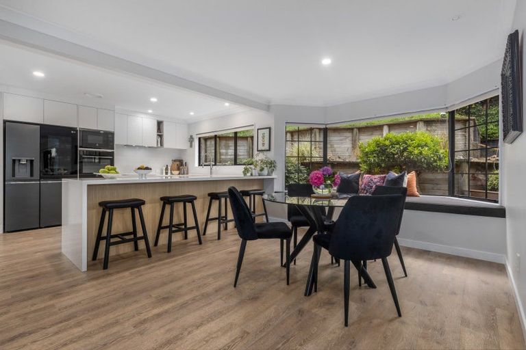 Photo of property in 25 Kilkelly Close, Tawa, Wellington, 5028