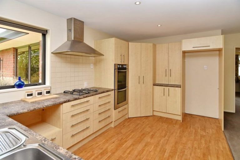 Photo of property in 12 Taunton Place, Rangiora, 7400