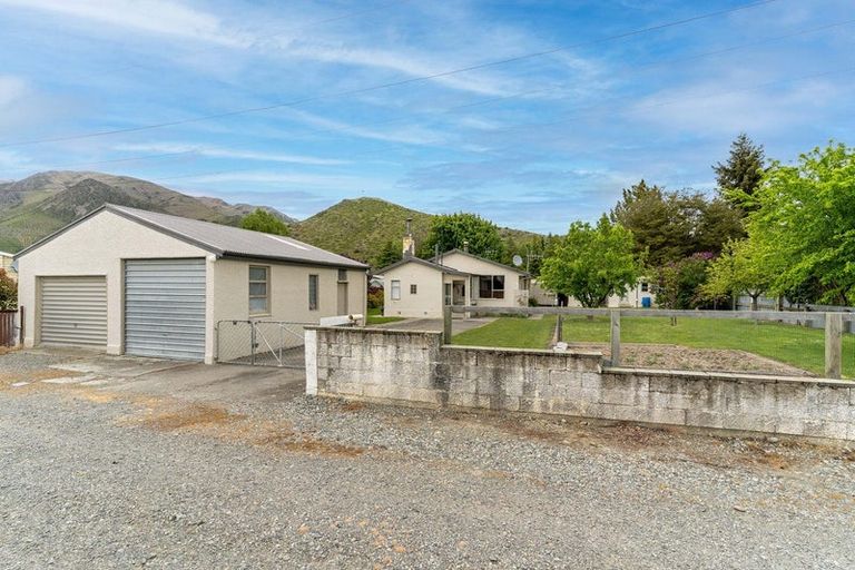 Photo of property in 8a Sutherland Road, Omarama, 9412