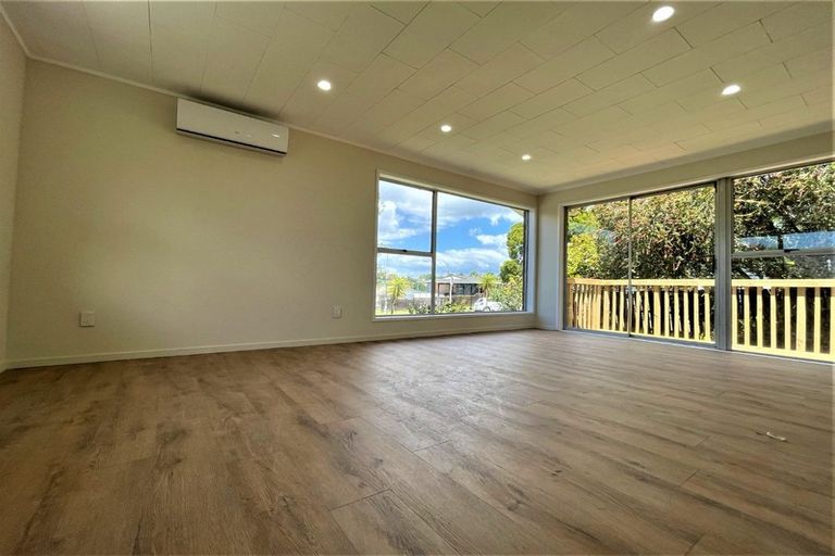 Photo of property in 13 Cockayne Crescent, Sunnynook, Auckland, 0620