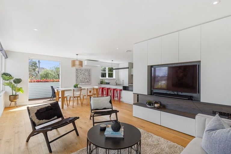 Photo of property in 9 Tui Street, Belmont, Auckland, 0622