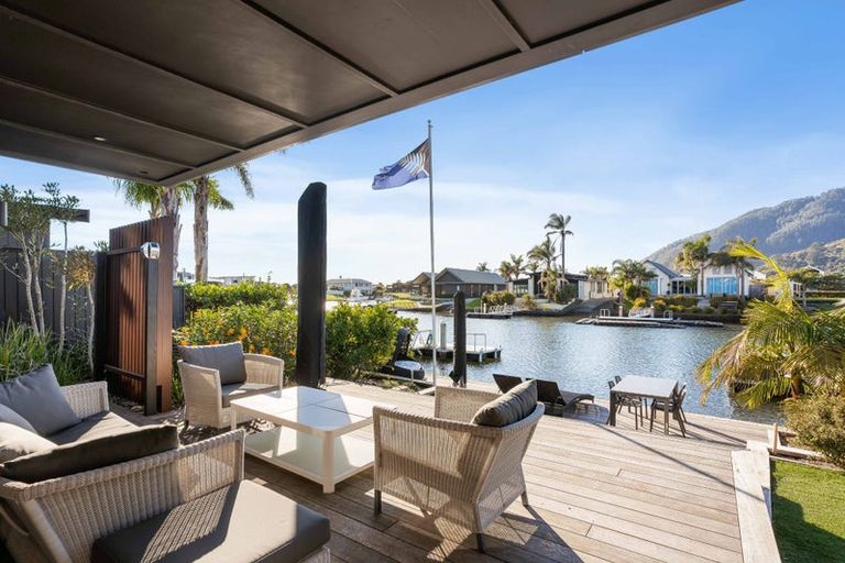 Photo of property in 140 Waterways Parade, Pauanui, Hikuai, 3579