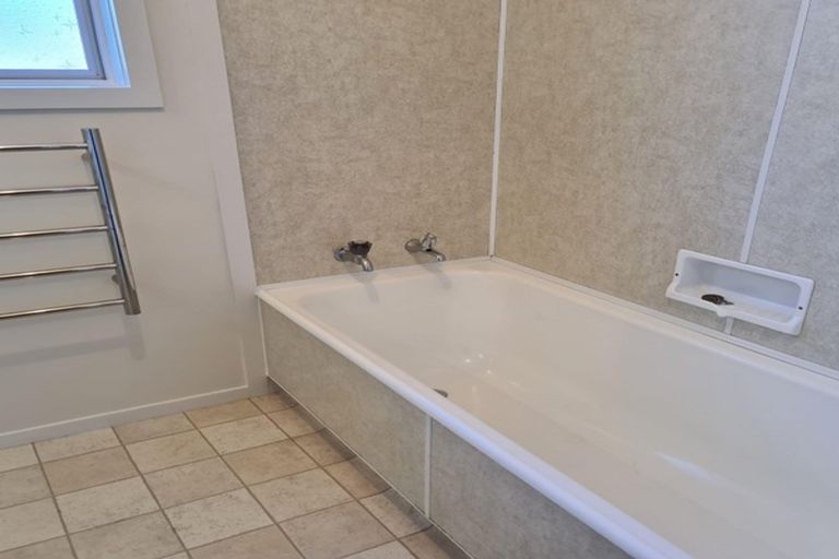 Photo of property in 28 Campbell Street, Havelock North, 4130