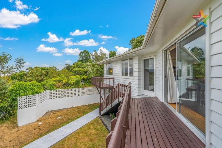 Photo of property in 42 Akatea Road, Korokoro, Lower Hutt, 5012