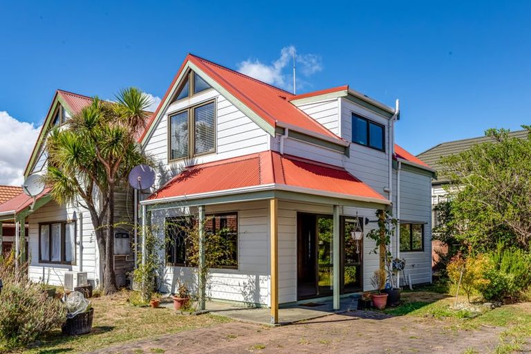Photo of property in Princeton Gardens, 12/58 Cuba Street, Petone, Lower Hutt, 5012