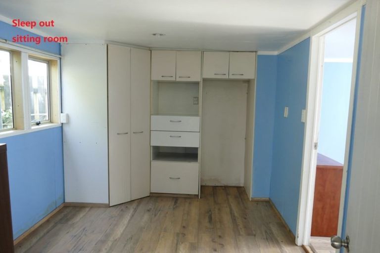 Photo of property in 56 Othello Drive, Clover Park, Auckland, 2023