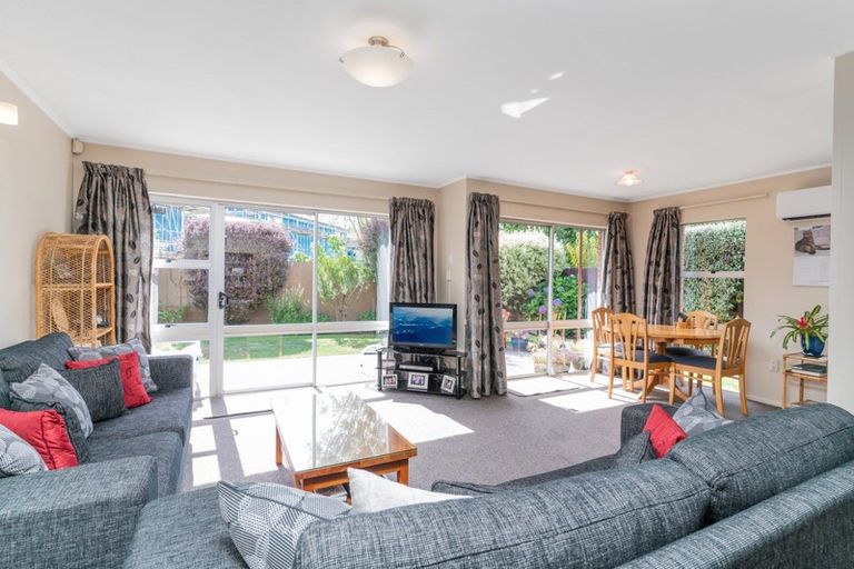 Photo of property in 9 Urella Place, Spreydon, Christchurch, 8024