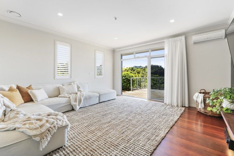 Photo of property in 64 Balboa Drive, Matakatia, Whangaparaoa, 0930