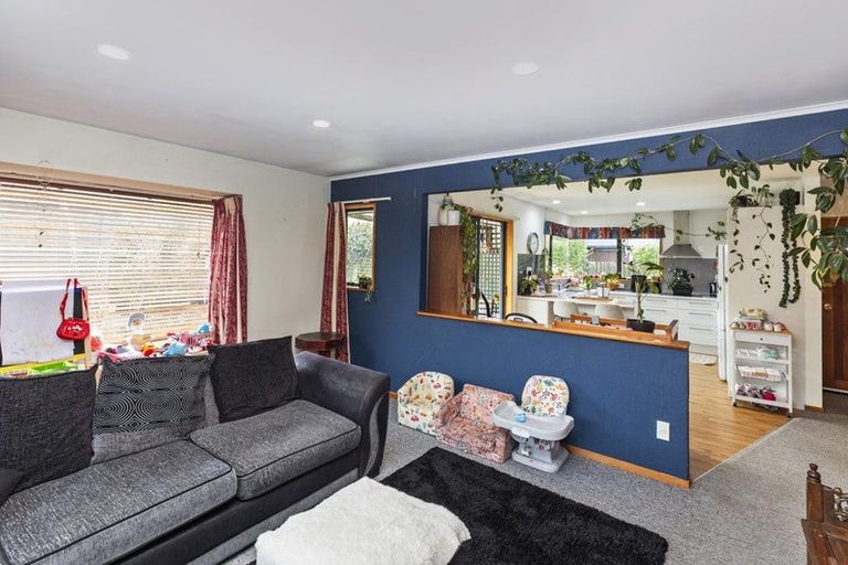 Photo of property in 2/14 Farquhars Road, Redwood, Christchurch, 8051