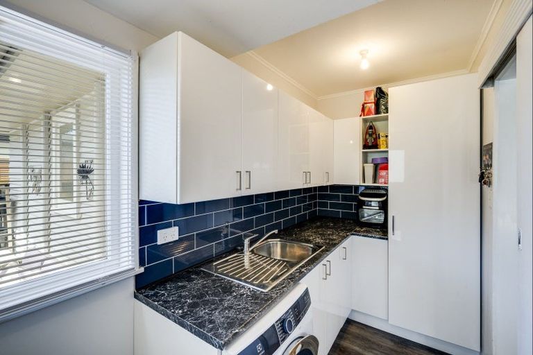 Photo of property in 2 Shirley Place, Bay View, Napier, 4104