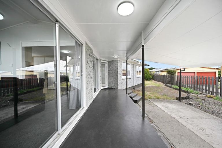 Photo of property in 10 Bremridge Place, Melville, Hamilton, 3206