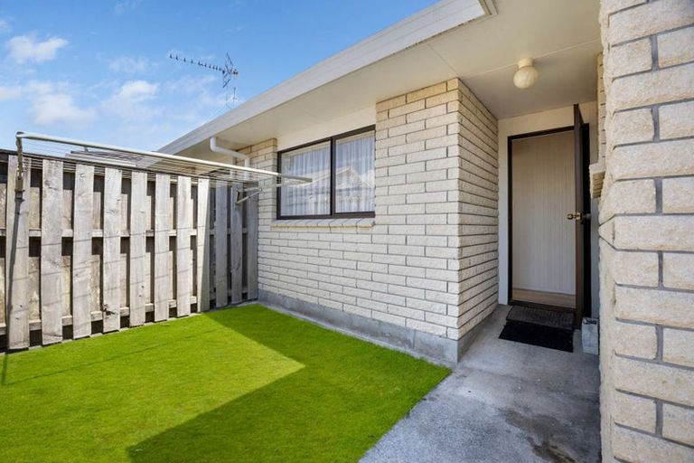 Photo of property in 19a Paynters Avenue, Strandon, New Plymouth, 4312