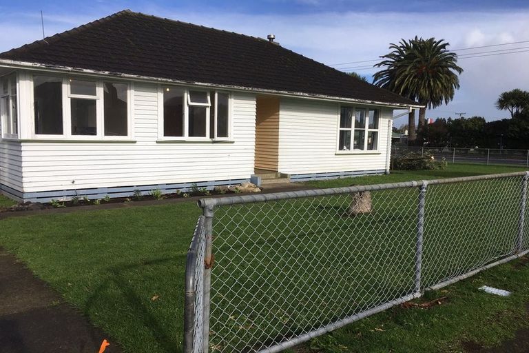 Photo of property in 2 Robertshawe Crescent, Dannevirke, 4930