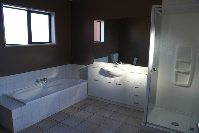 Photo of property in 132 Ilam Road, Ilam, Christchurch, 8041