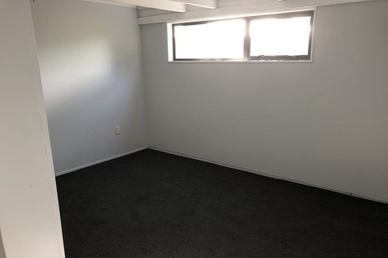 Photo of property in 30 Dorset Crescent, Hokowhitu, Palmerston North, 4410
