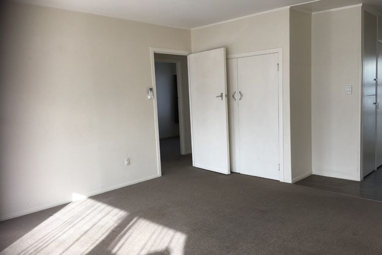 Photo of property in 28 Landscape Road, Papatoetoe, Auckland, 2025