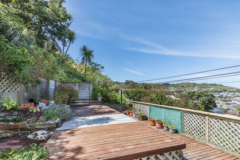 Photo of property in 111 Eden Street, Island Bay, Wellington, 6023