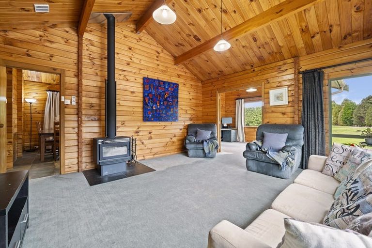 Photo of property in 280 Corbett Road, Paraite, New Plymouth, 4373