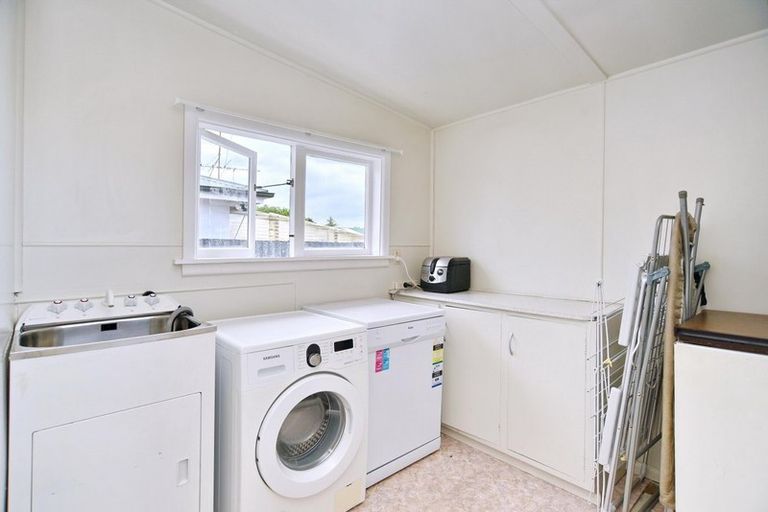 Photo of property in 242 Mairehau Road, Burwood, Christchurch, 8083