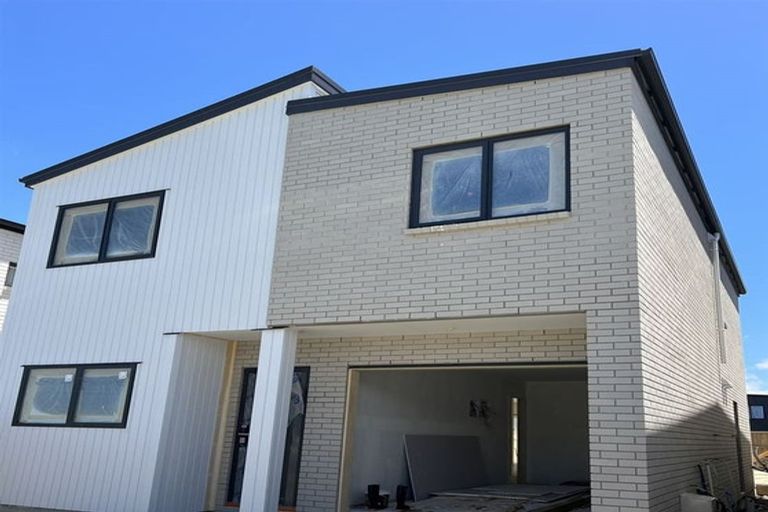 Photo of property in 31 Coast Garden Drive, Hobsonville, Auckland, 0616