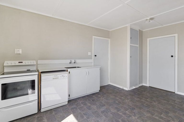 Photo of property in 24 Bouverie Street, Waimataitai, Timaru, 7910