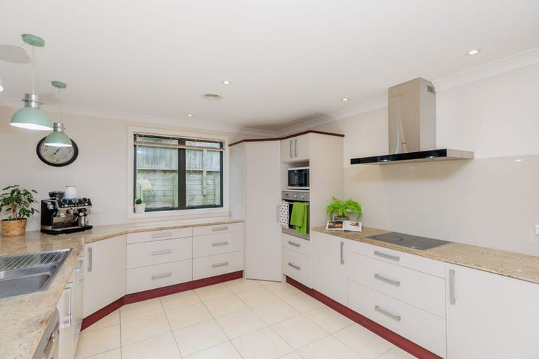 Photo of property in 44 Furlong Crescent, Churton Park, Wellington, 6037