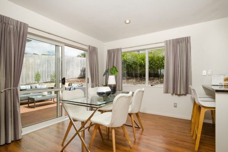 Photo of property in 47 South Kensington Way, Henderson, Auckland, 0612