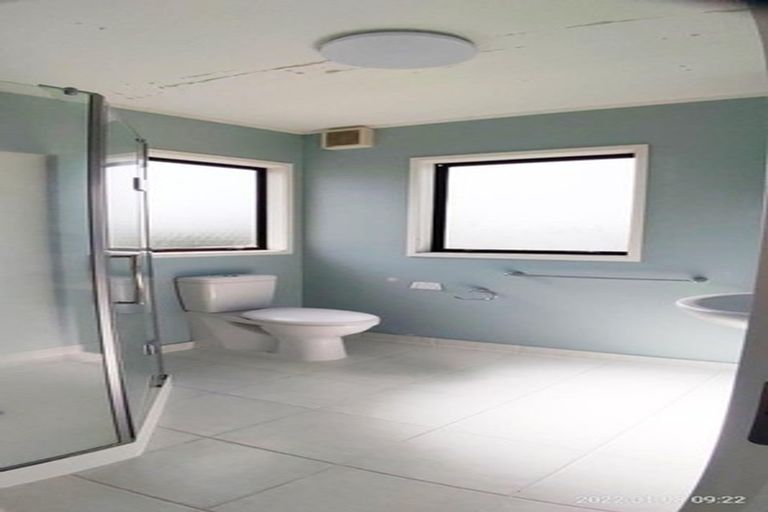 Photo of property in 722 East Coast Road, Pinehill, Auckland, 0632