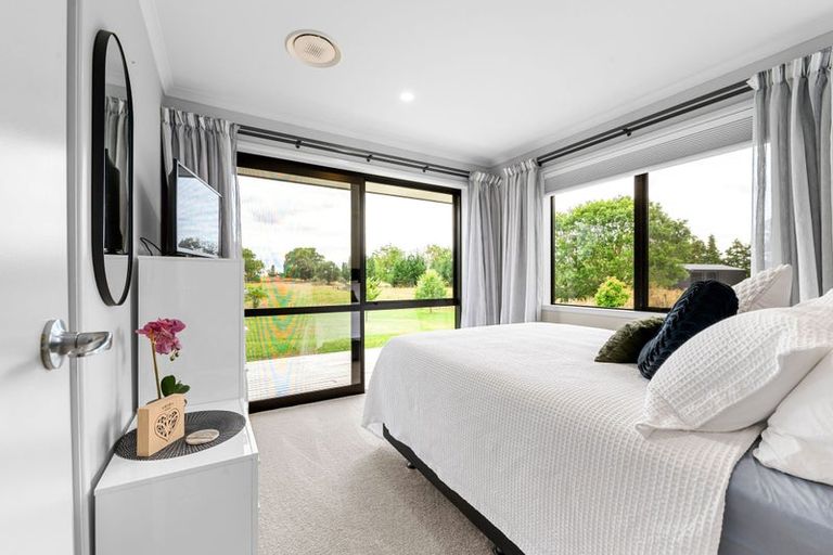 Photo of property in 18 Smith Road, Horsham Downs, Hamilton, 3281